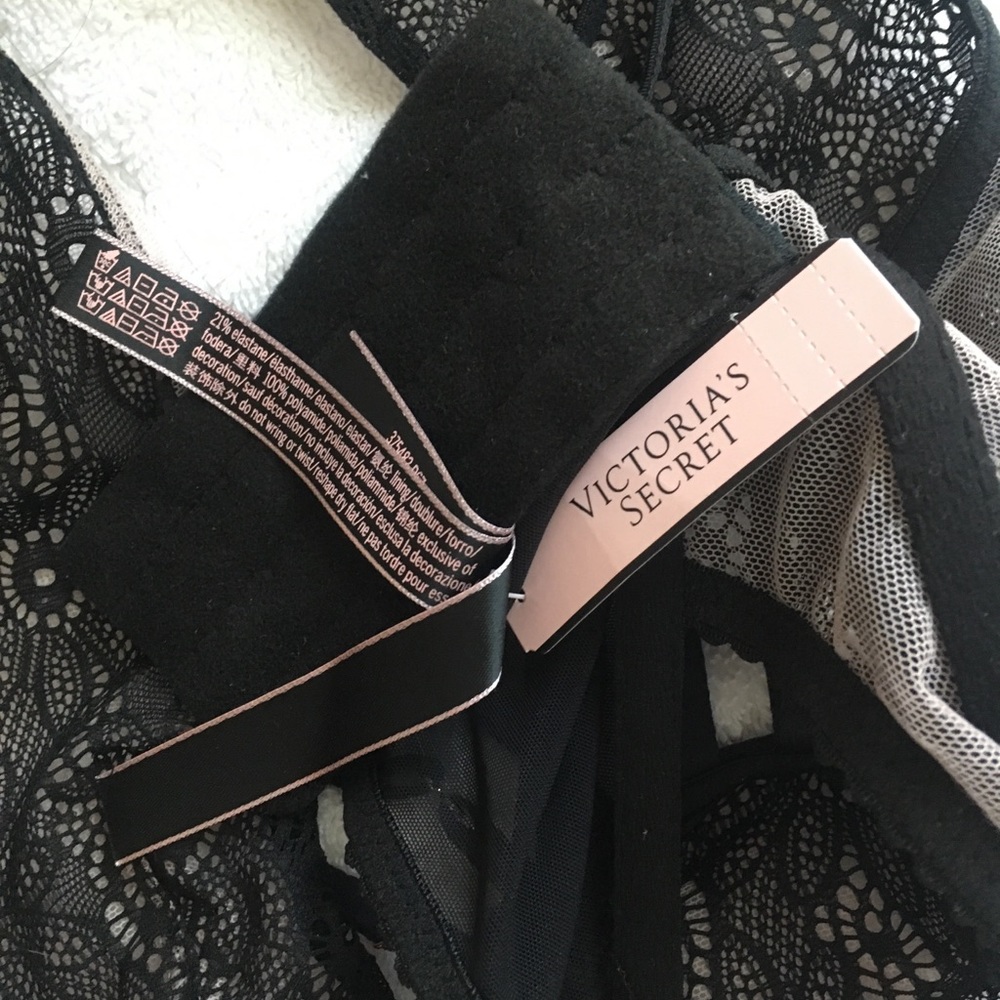 Victoria’s Secret halter lingerie 💦 - Picture 4 of 7